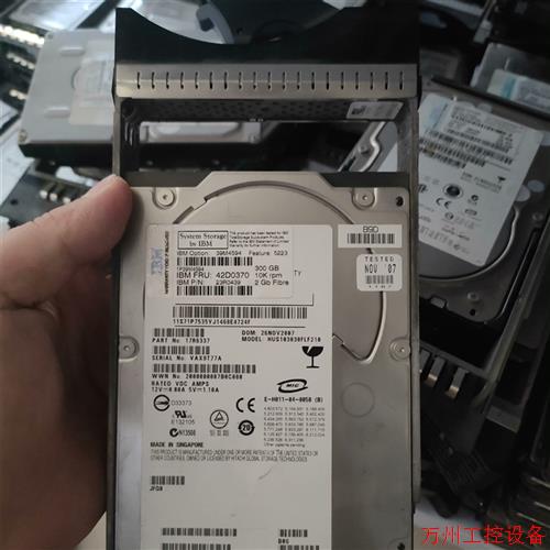 议价直拍不发:IBM  300GB  10K   2G  FC  3.5