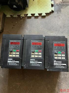 议价直拍不发:EM303A-2R2G正弦变频器2.2KW/3KW,卡扣断了