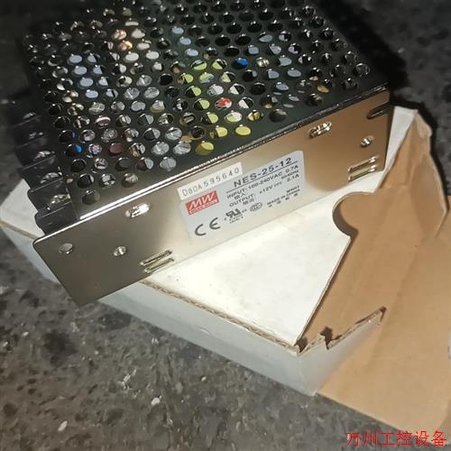 议价直拍不发:(请询价)全新明纬开关电源12V2.1A,细节看图。
