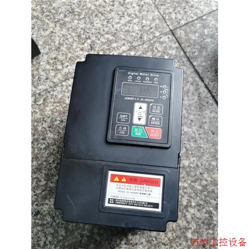 议价直拍不发:佳帝变频器 380v2.2kw成色漂亮 只用了几个月 质量