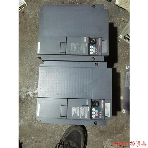 议价直拍不发:拆机E700变频器 11KW380V 1台报警EOC1