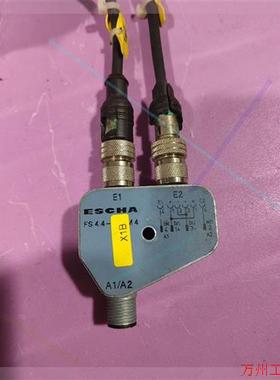 议价直拍不发:ESCHA激光传感器FS4.4-2FKM4,实物如图二手拆机