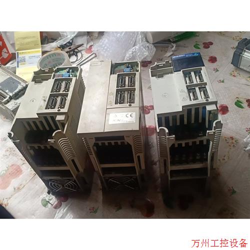 议价直拍不发:三菱驱动器,MR-J2-350B一台,MR-J2-200B一