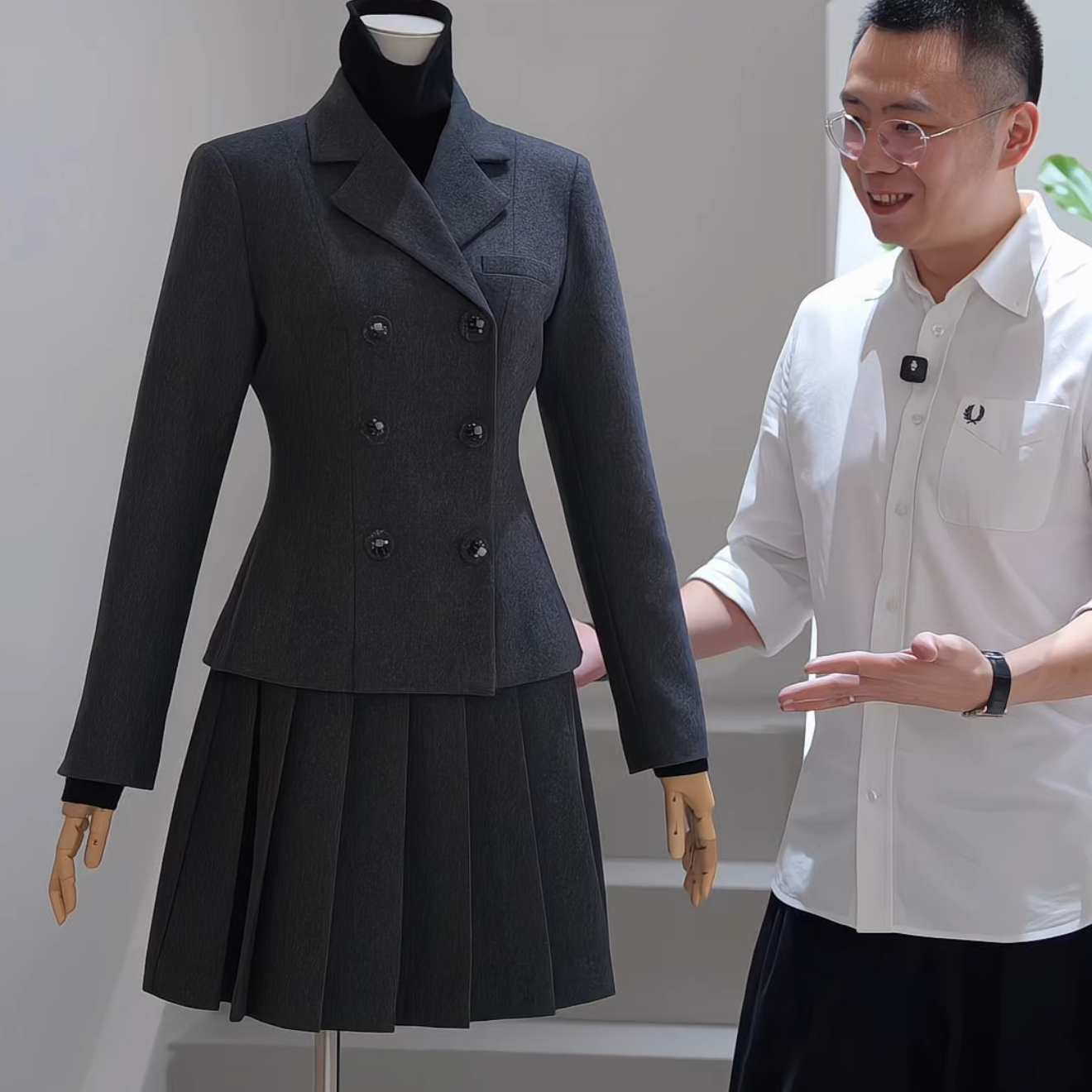 D家经典系列毛呢收腰西装伞裙