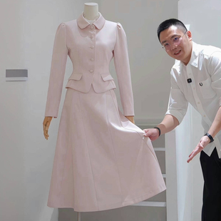 杰唯卡气质减龄粉色收腰西装套装女2026春夏新款大摆半身裙两件套