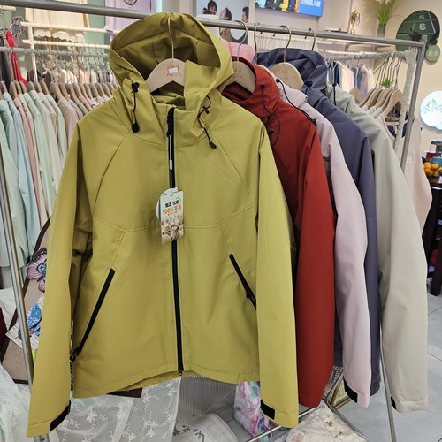 棉花星期五6450秋冬新款时尚羊毛加厚冲锋衣连帽女士休闲宽松外套