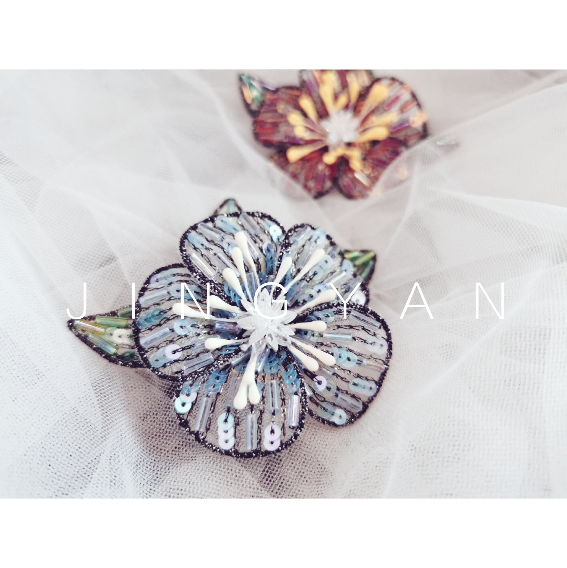 鲸言【雾雪,嫣红 】原创法式钩针刺绣钉珠胸针材料包diy视频教程