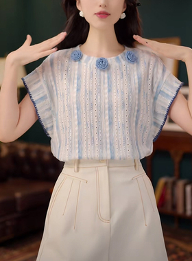 港风复古短袖衬衫女2026夏季新款甜美时尚减龄设计感花朵蓝色上衣