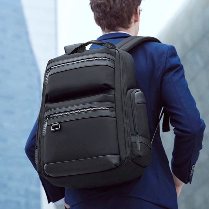 商务男士双肩包出差旅行登机包