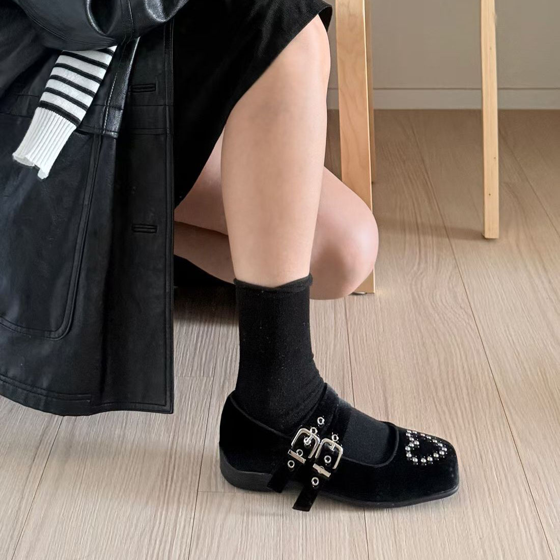 韩小爱朋克铆钉复古方头软底增高皮带扣芭蕾舞鞋单鞋天鹅绒2026春