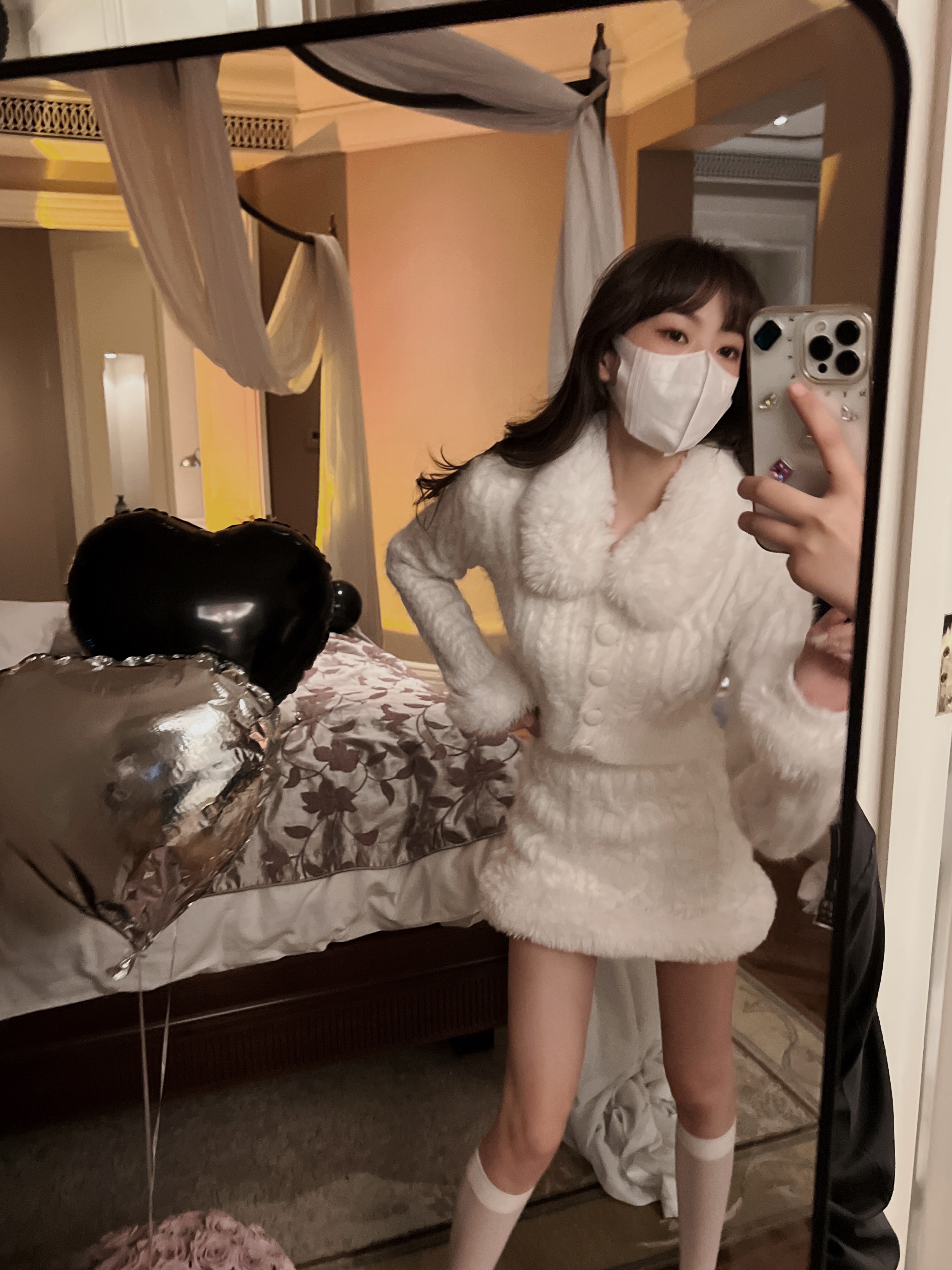 IN MIMIFACE 白色针织套装女冬季短款长袖毛领毛衣套装裙两件套