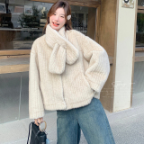 新款！！现货！条纹圆领仿皮草配围巾D321P235K328，女装短外套，两个王小姐