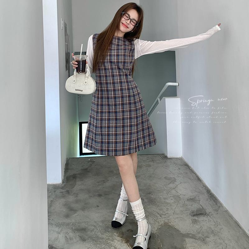 韩系复古格纹背心连衣裙女春季新款显瘦气质女神范收腰A字裙短裙,女装连衣裙,两个王小姐
