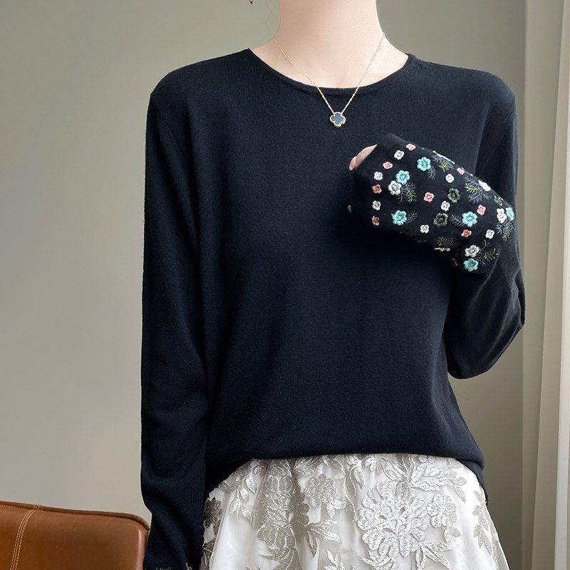 KSM99002春秋温柔风女士精纺羊毛针织衫 圆领袖口绣花长袖打底衫