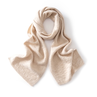 PS410秋冬女菱格羊绒保暖针织围巾为冬日穿搭注入一抹奢暖亮色》