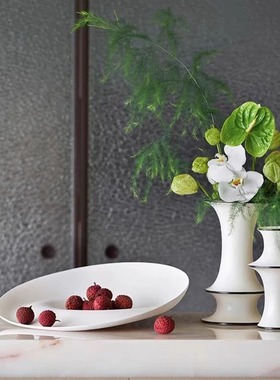 现代简约家居样板间餐桌茶几摆件