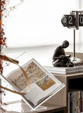 可凡现代样板间床头软装饰品组合