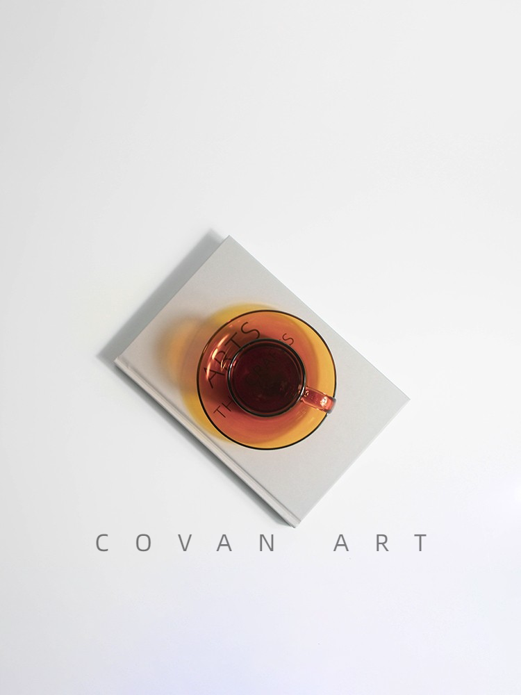 可凡 现代琥珀色玻璃咖啡杯装饰真书组合 样板间酒店卧室软装搭配