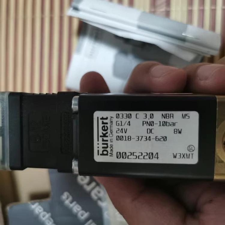 GEA电磁阀 BURKERT 0330 C3.0 NBR M5 G1/4 0018-3734 620