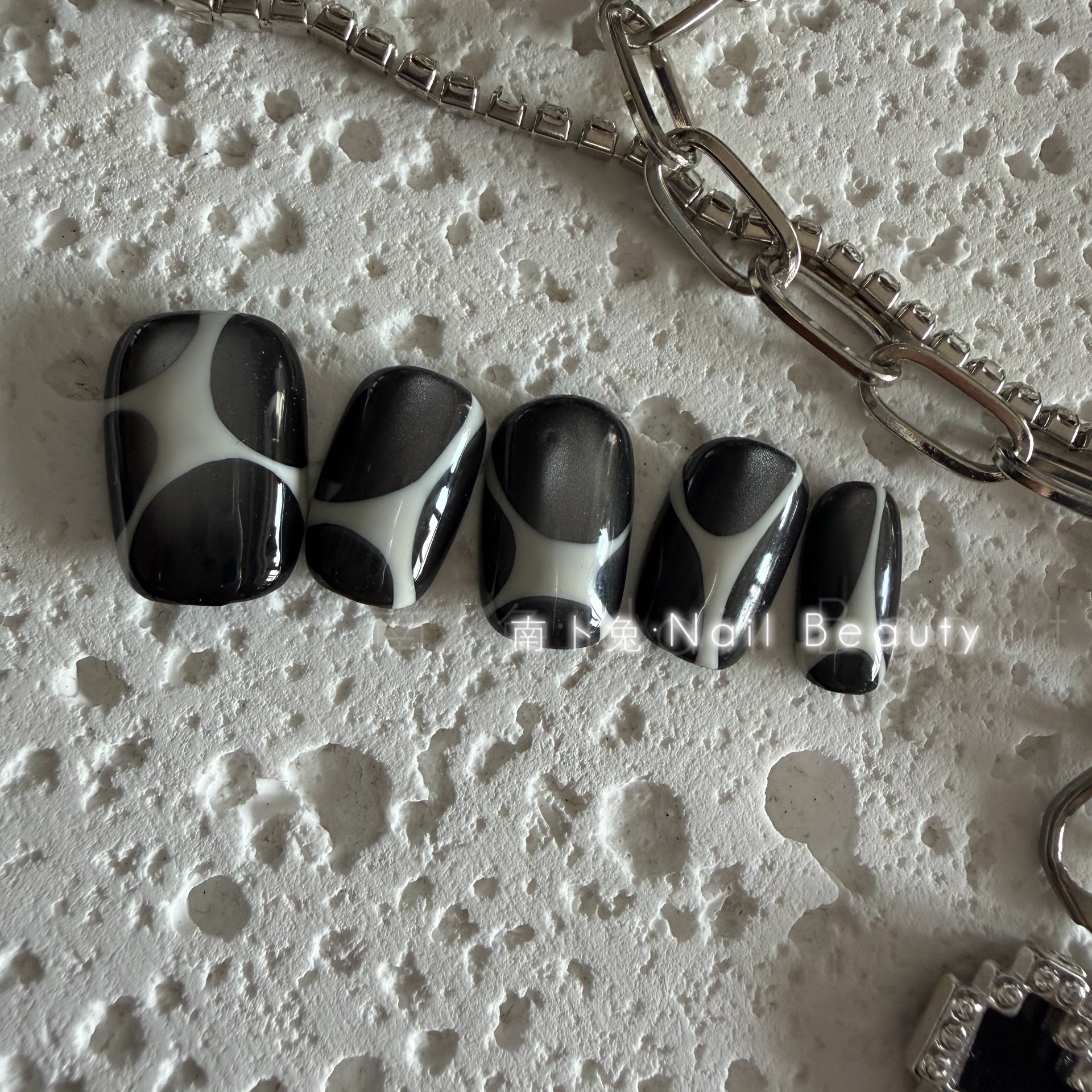 酷酷穿戴甲纯手工穿戴甲短款黑猫眼定制短款显白可拆卸成品可定制,彩妆/香水/美妆工具,穿戴甲/甲片,淘宝优惠券,粉丝福利购,淘宝优惠卷