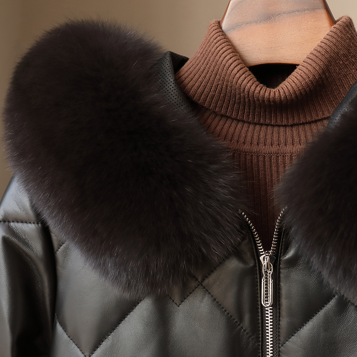 贵气轻奢春季新款海宁真皮连帽皮羽绒狐狸毛领2025女式鹅绒服外套
