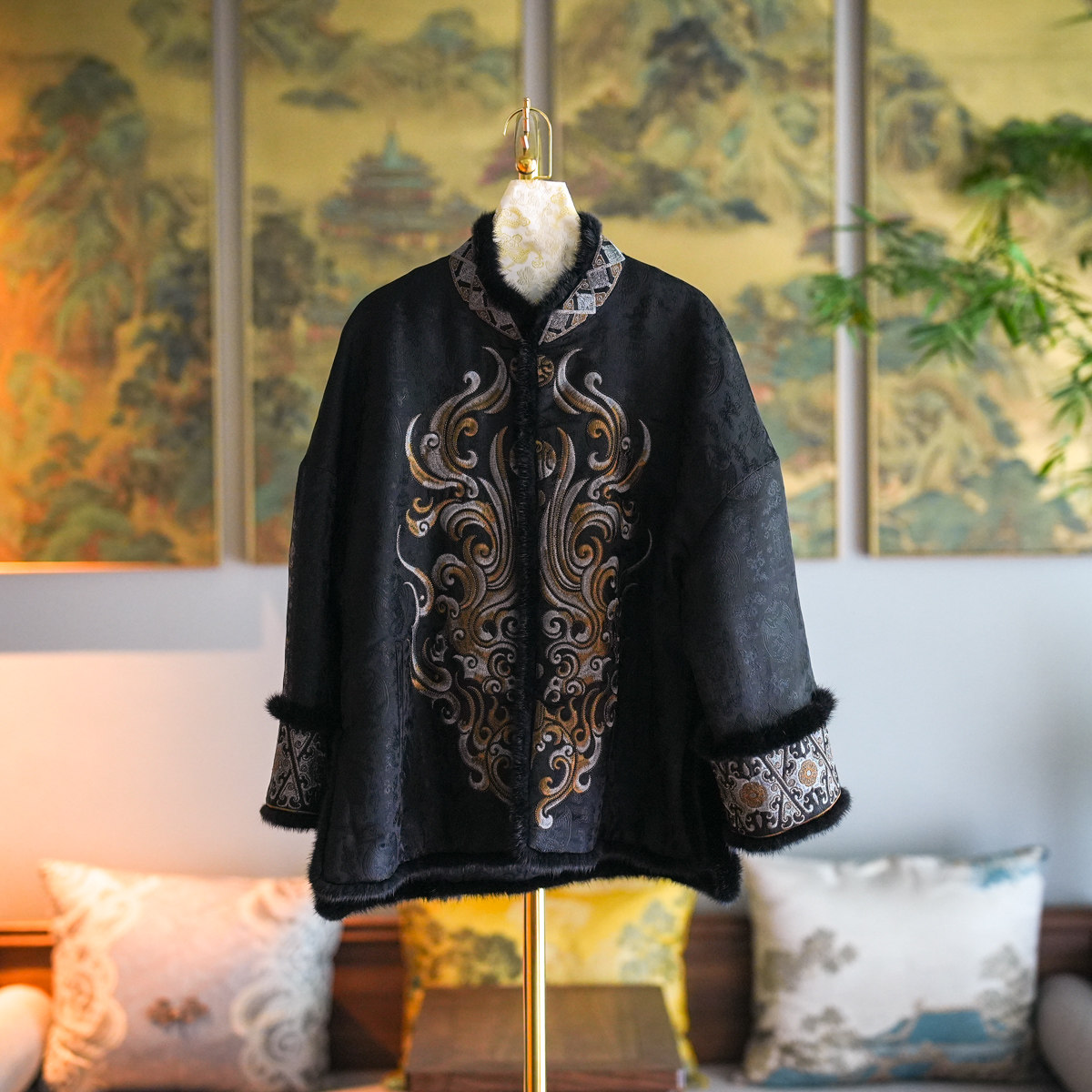 蓝大新中式桑蚕丝刺绣加棉外套