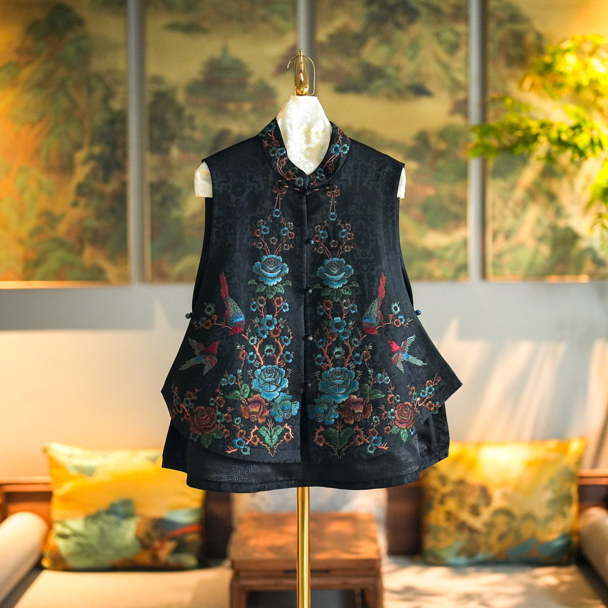 蓝大单排扣新中式立领不规则马甲