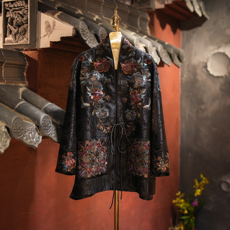 蓝大国风桑蚕丝黑色孔雀刺绣外套