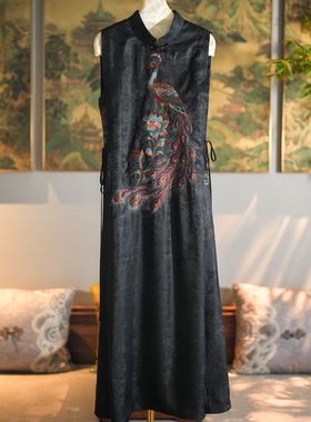 蓝大原创女装精美孔雀刺绣立领黑色真丝香云纱长款无袖连衣裙5546