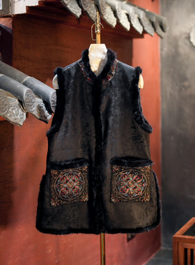 蓝大原创女装精美孔雀刺绣水貂毛拼接桑蚕丝宋锦宽松加绒马夹5591