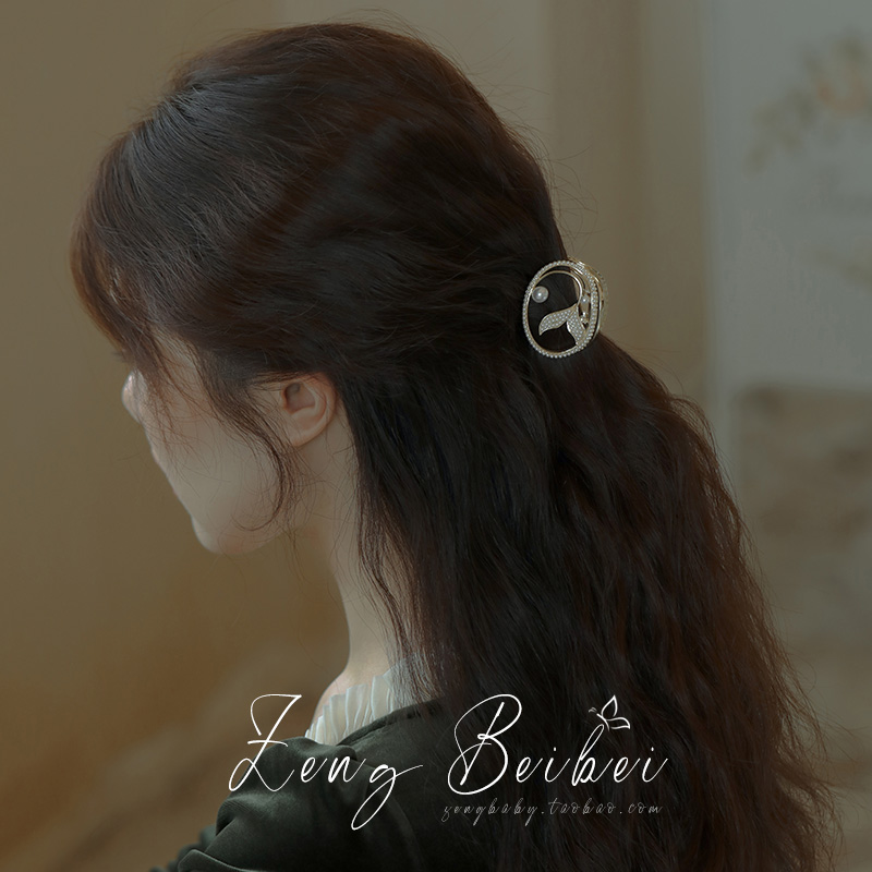 【仙美人鱼】镂空珍珠抓夹