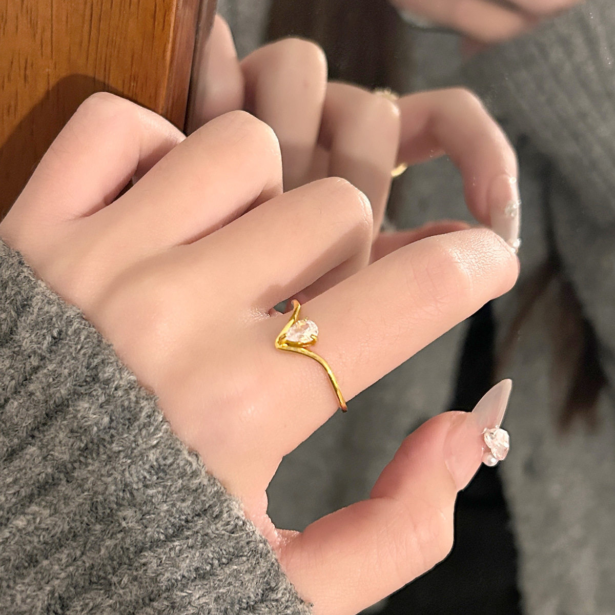 简约时尚v字水滴锆石戒指女百搭轻奢感极细食指环钛钢不掉色,饰品/流行首饰/时尚饰品新,戒指/指环,淘宝优惠券,粉丝福利购,淘宝优惠卷
