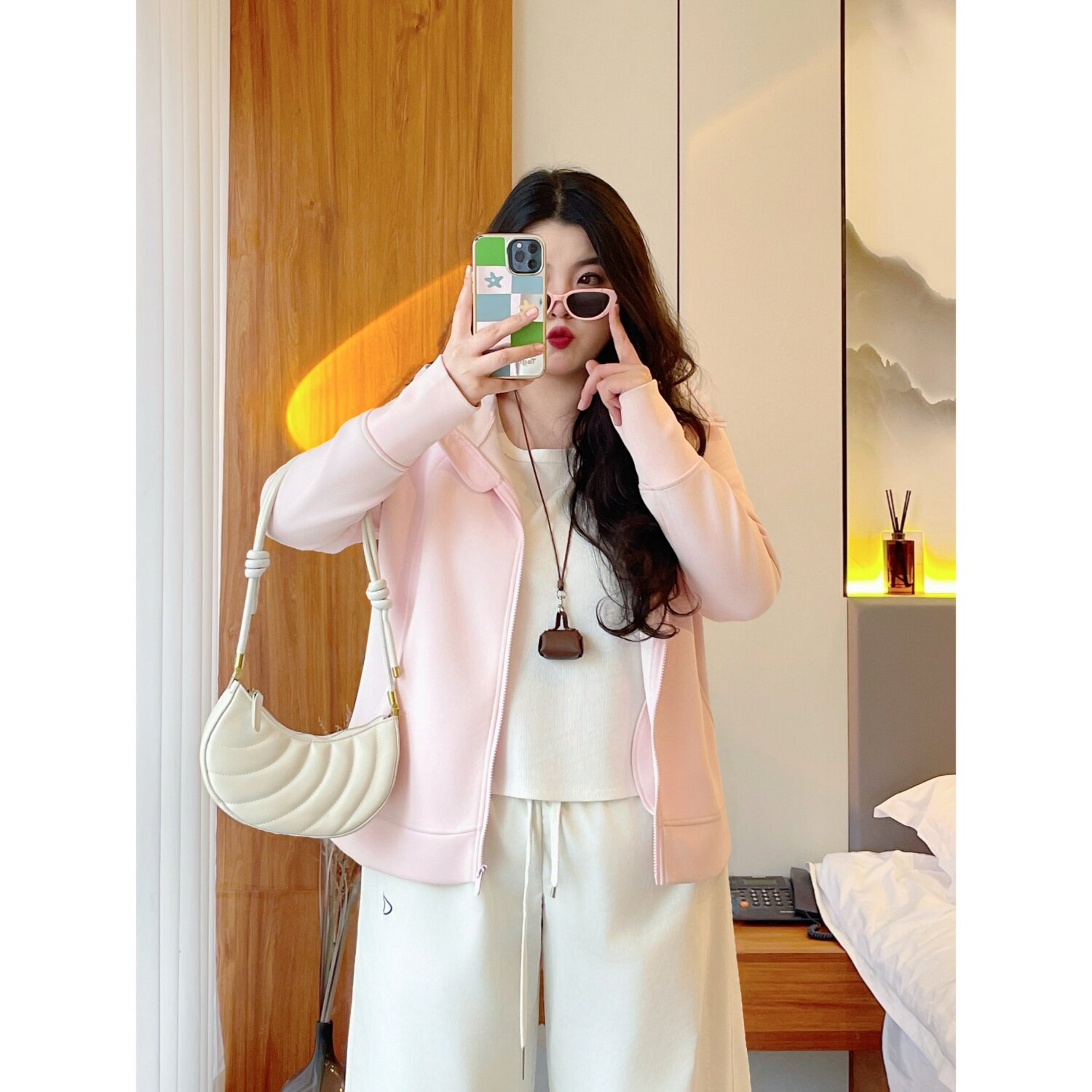 梵朵大码女装初春高级感甜美风卫衣修身显瘦胖MM百搭外套潮11552Y