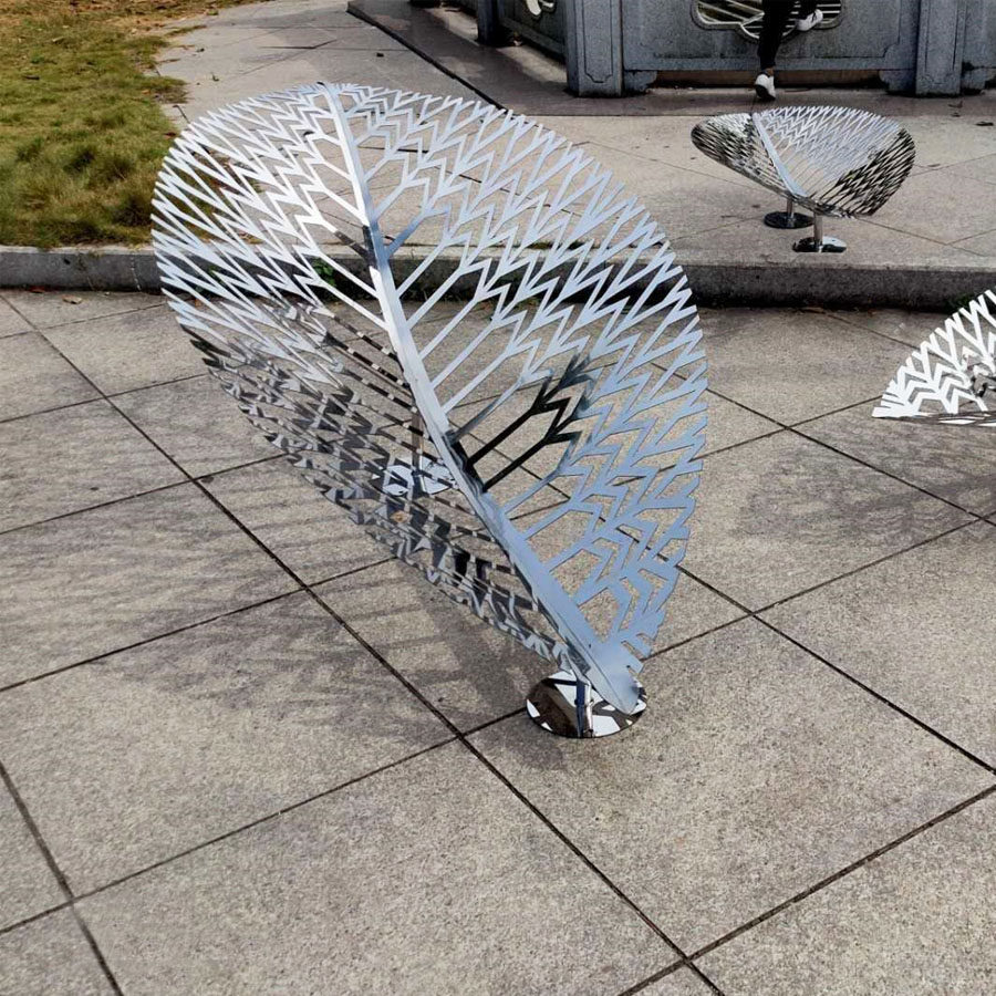 大型不锈钢镂空树叶雕塑摆件售楼处户外园林水池草坪创意艺术装饰