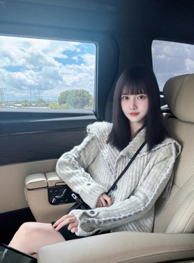 灰色v领毛衣外套女秋冬2025新款设计感海军领短款针织开衫女上衣