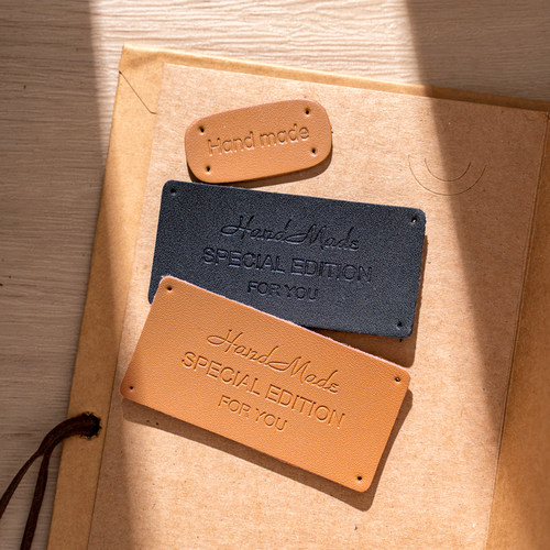 头层牛皮皮标装饰提升质感