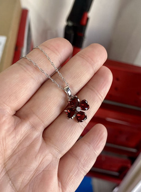 天然酒红色石榴石四叶草项链纯银女轻奢新款设计高级感锁骨链礼物