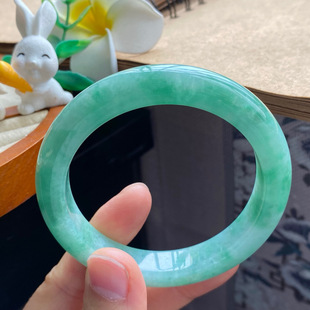 5.19批4548号56.7-11.3-9.1正圈浅翠绿藏着自然的生长气息