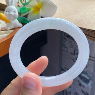 素色镯 4.11批1651号5495 9.8 9.3 色泽很素净柔和