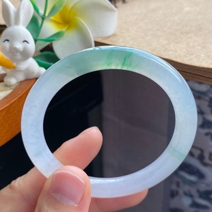 有种精致灵动感 3.23批2194号 8冰飘花镯 7.8 52.4