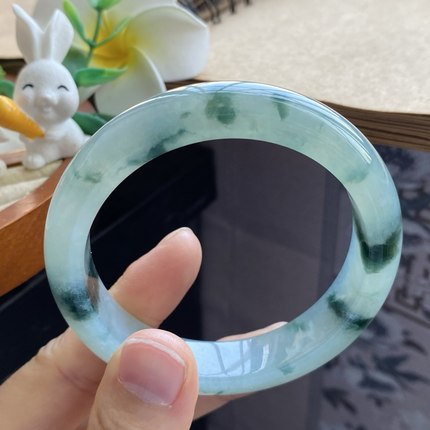 3.16批1906号55.9-12.6-8.6深绿飘花镯！神秘又深邃的美感！