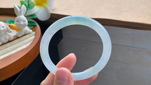 7.8 清浅 气 52.5 很元 上手真 3.29批2436号 冰绿色调