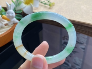 4.13批3032号53-44.9-8.1-7.9黄加绿贵妃镯！适合正圈51的戴！