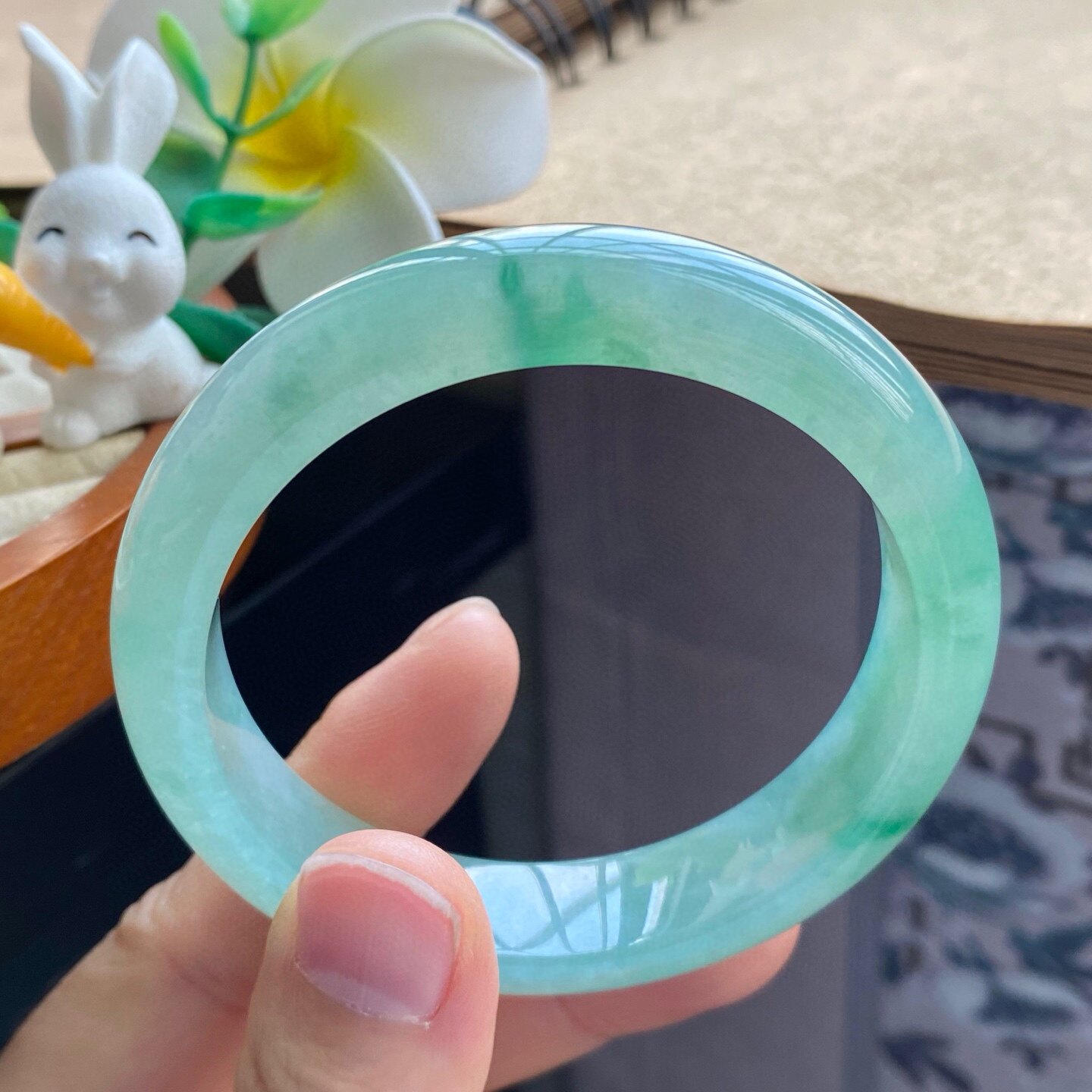 3.18批1986号55.6-13.2-8.1 晴绿飘花镯！唯美灵动！