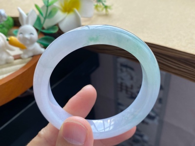 5.21批4652号52.7-12.2-8.1浅绿底飘绿花！绿意很清新温柔！