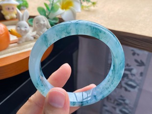 魅力 9.10批7895号57.7 蓝飘花散发着独特 8.4冰飘花种水镯