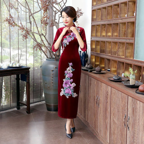 秋冬新款经典中式礼服复古改良时尚绣花丝绒女士旗袍连衣裙T0022