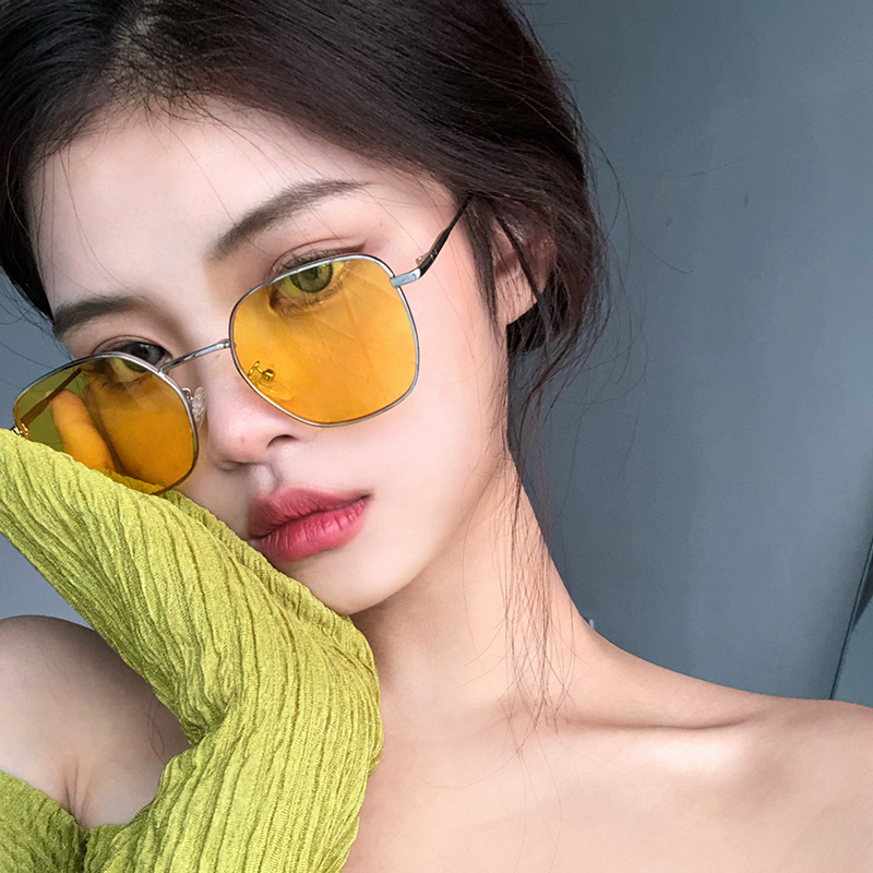 美式ins风复古时尚透黄色镜片女款夏季拍照专用显脸小个性金属框