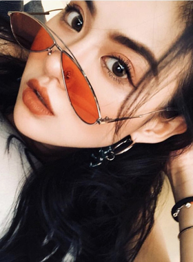 ins超火眼镜网红街拍女嘻哈蹦迪