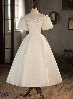 领证港风复古显瘦2025新款轻婚纱小个子法式旅拍影楼宫廷风礼服女